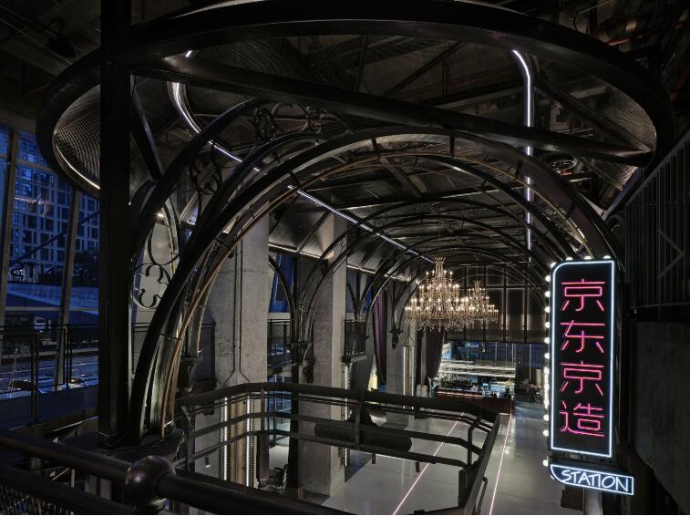 “京”到了！万达酒店与京东发布战略合作   全新京东京造IP酒店引领新中产旅居生活方式