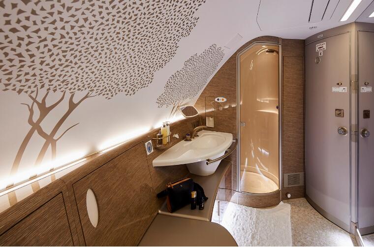 阿联酋航空开启新一代A380机上体验 推出全新高端经济舱同时升级全舱设施