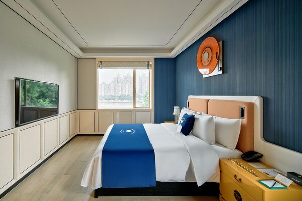 广州海心沙英迪格酒店再度携俄皇LOMONOSOV呈献艺术跨界体验