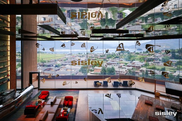 凉山文旅泸沽湖隐奢逸境酒店与法国希思黎联袂 共启"植愈"身心疗愈臻境