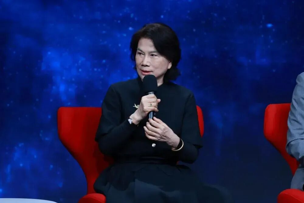 董明珠最新发声！这场对话，信息量很大→