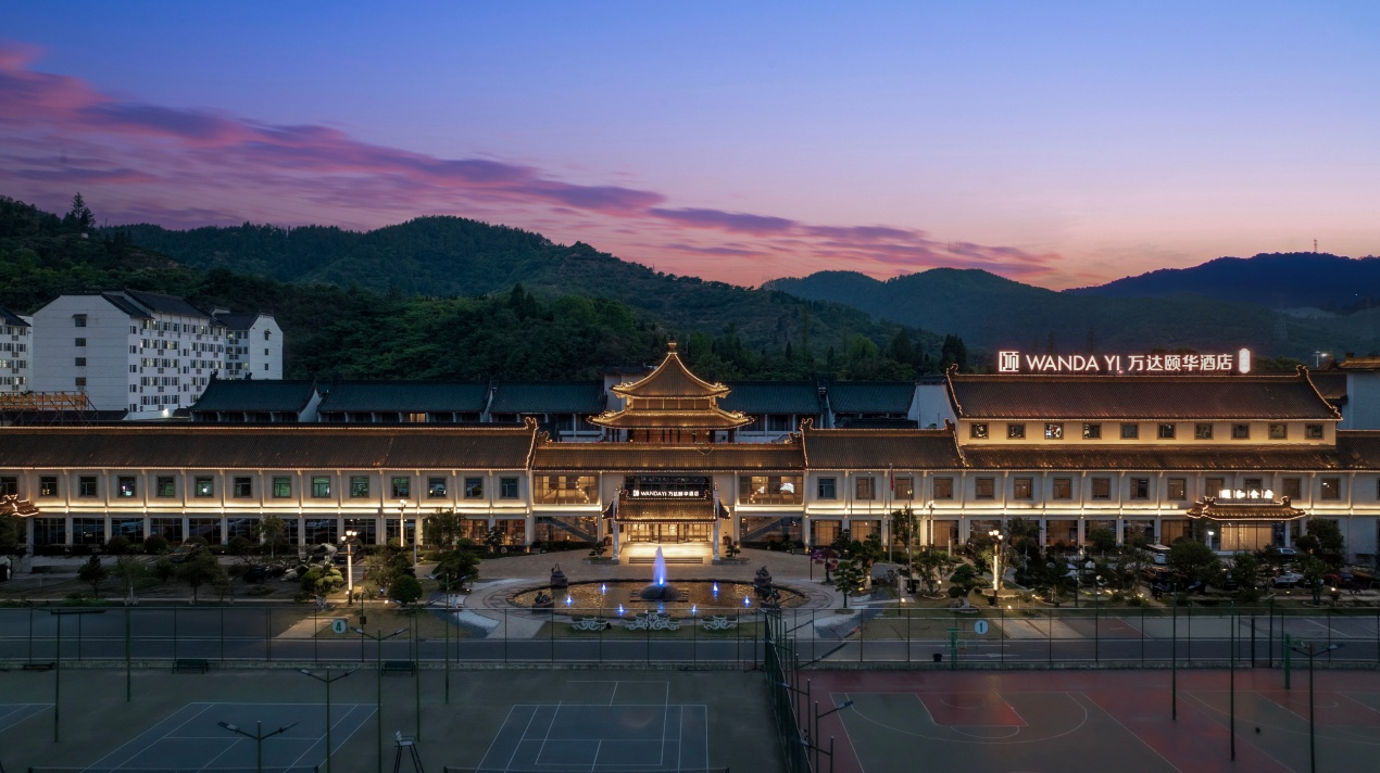 湖北秋游线路图：五条线，五种走法，万达生活方式酒店就在路边
